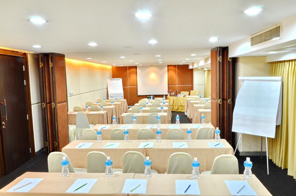 Ziniza The Boutique Service Apartment Bangkok Exterior photo